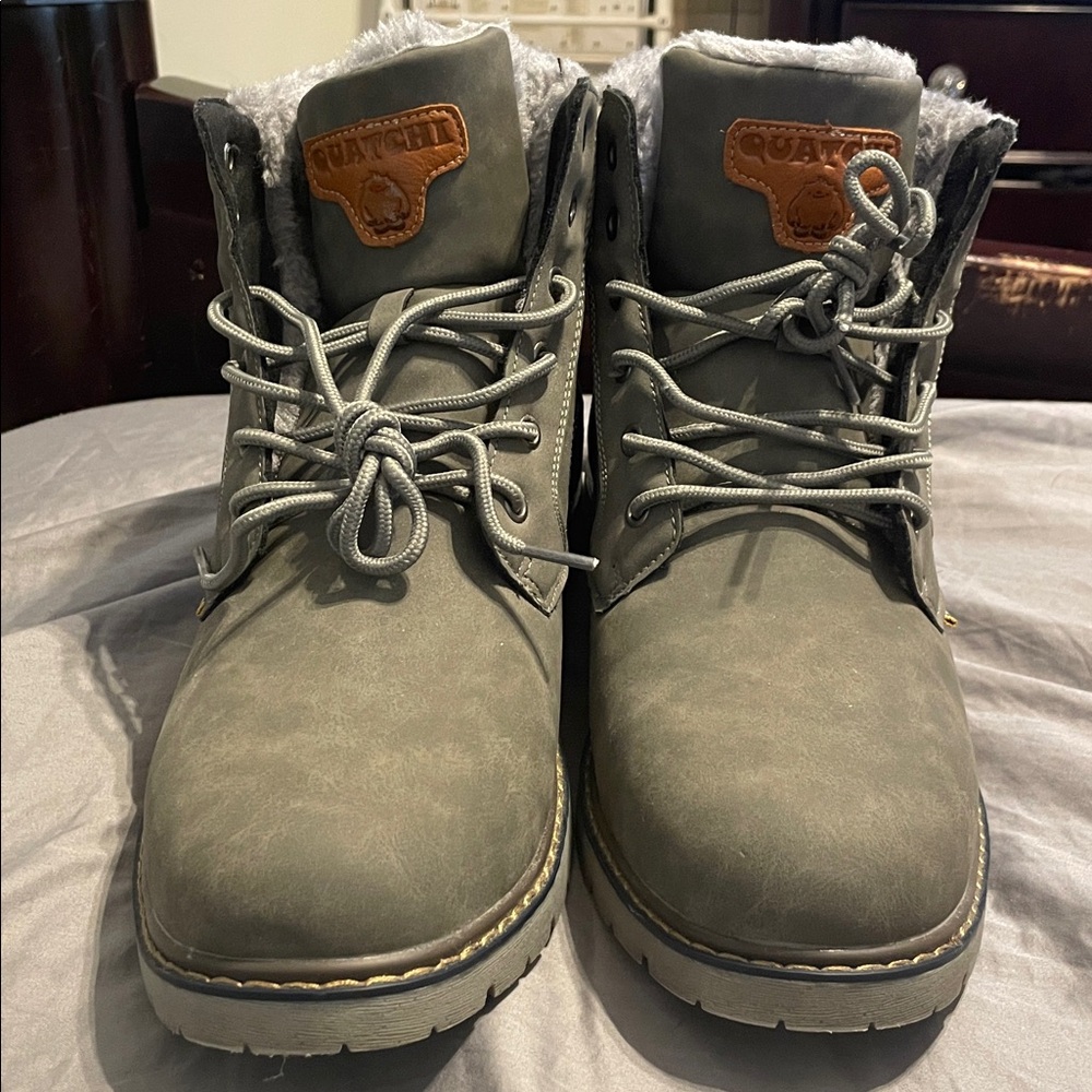NEW Quatchi Gray Fur-Lined Lace-Up Boots Men’s size 47 (13)